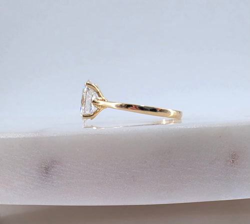 2.04ct Lab-Grown Oval Brilliant Diamknd Ring